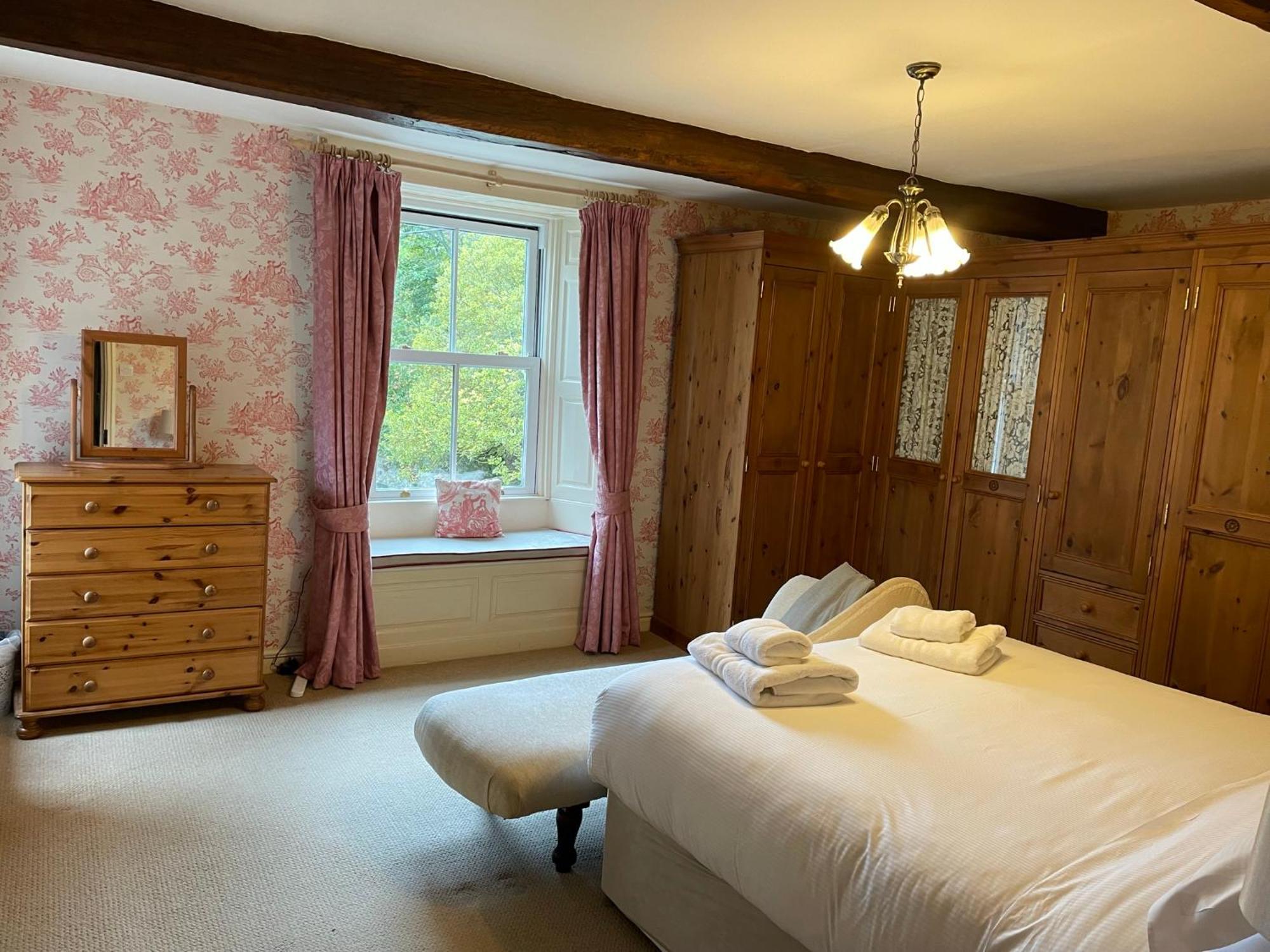 Отель Ashfield House Грассингтон Номер фото The bedroom at The Old Vicarage